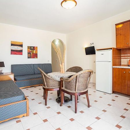 Livadia Beach Suite Luaran gambar