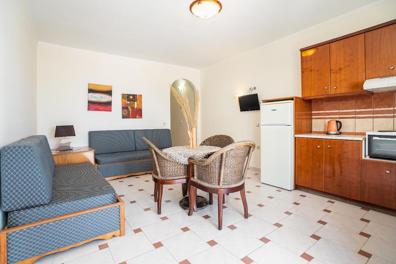 Livadia Beach Suite Luaran gambar