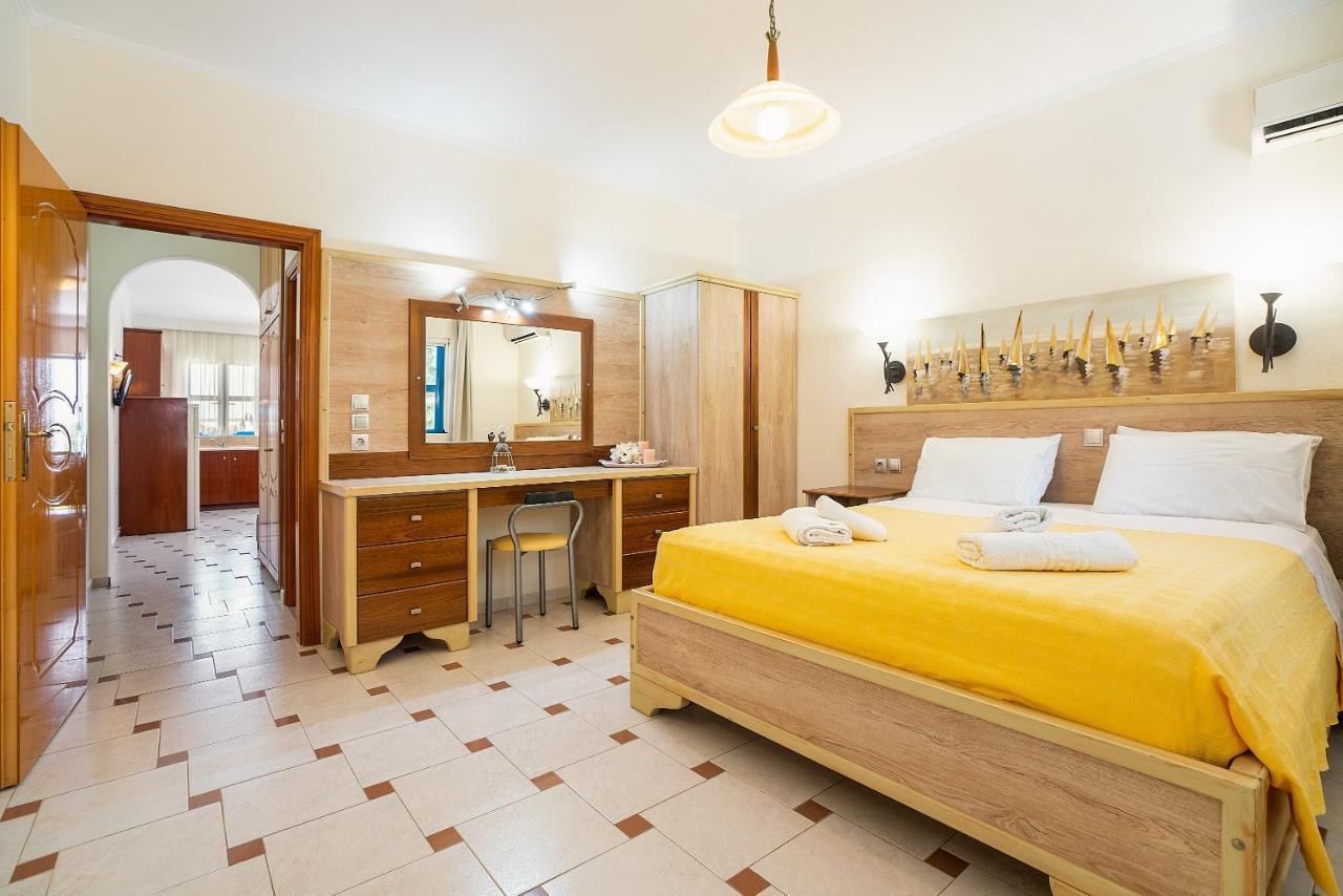 Livadia Beach Suite Luaran gambar