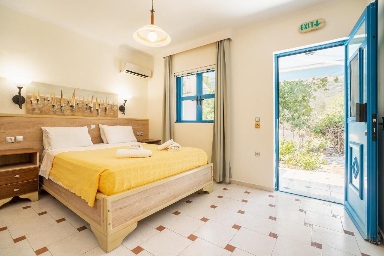 Livadia Beach Suite Luaran gambar